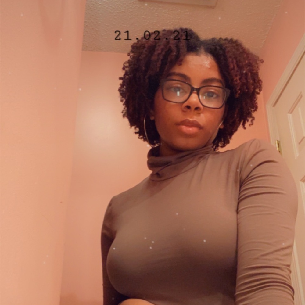 Meet your Posher, Stephanie